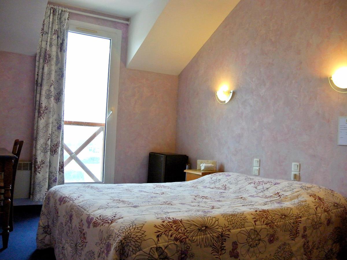 Logis Argonne Hotel Vouziers Eksteriør billede