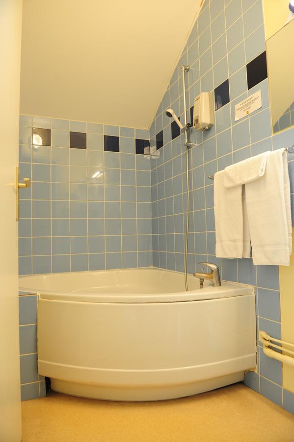 Logis Argonne Hotel Vouziers Eksteriør billede